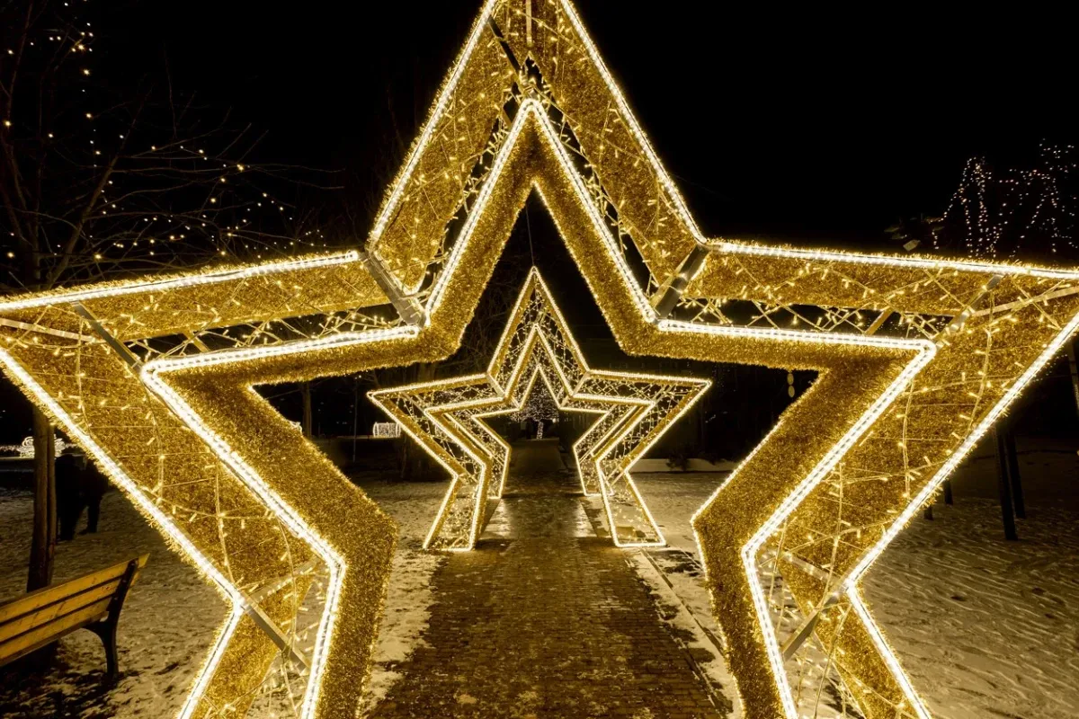 LED-svetelna-brana-hvezda-monument-01