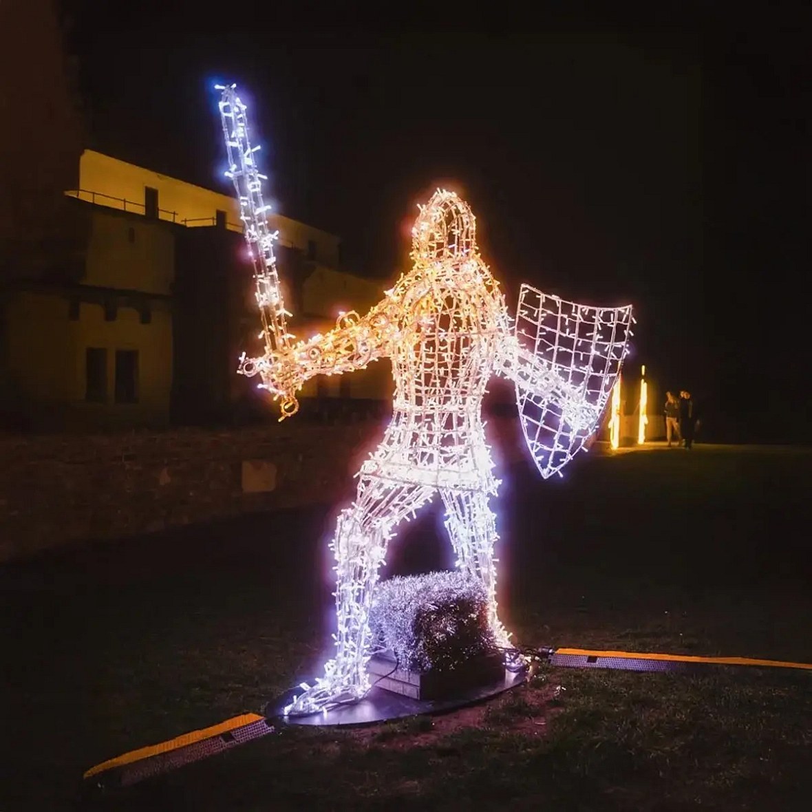 3D LED světelný rytíř IV, 220 cm, teple a ledově bílá, 36 V, 5,7 W, D
