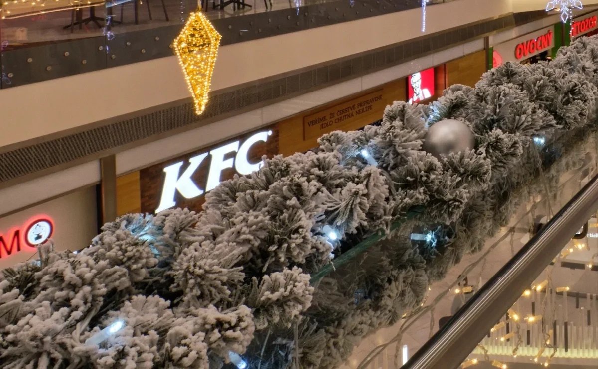 Sztuczna girlanda świąteczna 3D z igieł sosnowych 200 × 20 cm, Flock, zielona