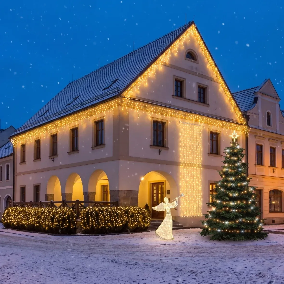 Zestaw świąteczny dla hoteli: błyszcząca fasada i zasłona, choinka 3–5 m z efektem Flash, 16× stalaktyty 3 m z efektem Flash, anioł 3D LED 122 cm, ciepła biel z efektem Flash